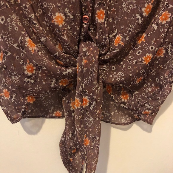 Fire size M cropped front tie floral blouse - Picture 3 of 5